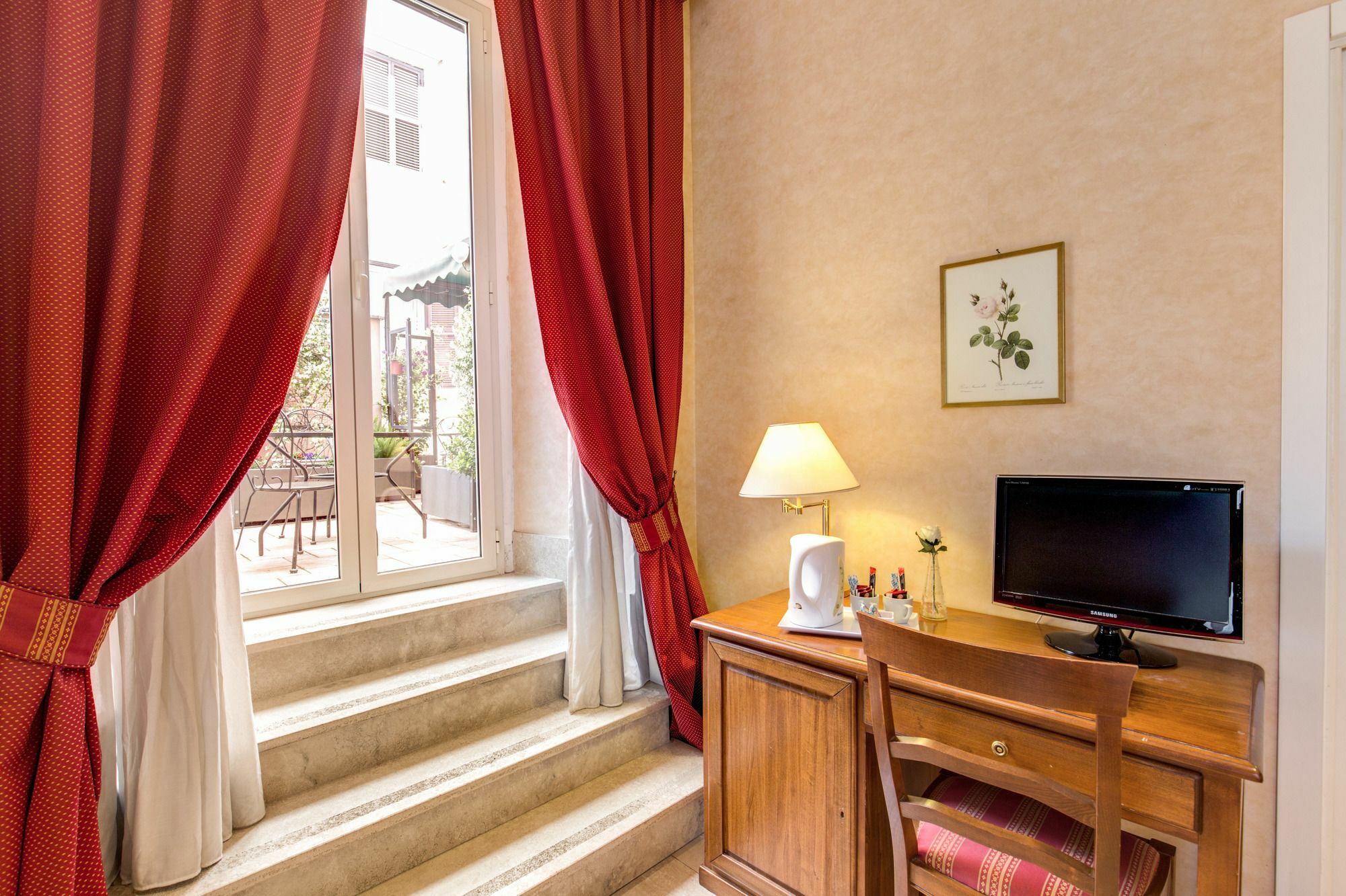 Manin Suites Lt Рим Екстериор снимка