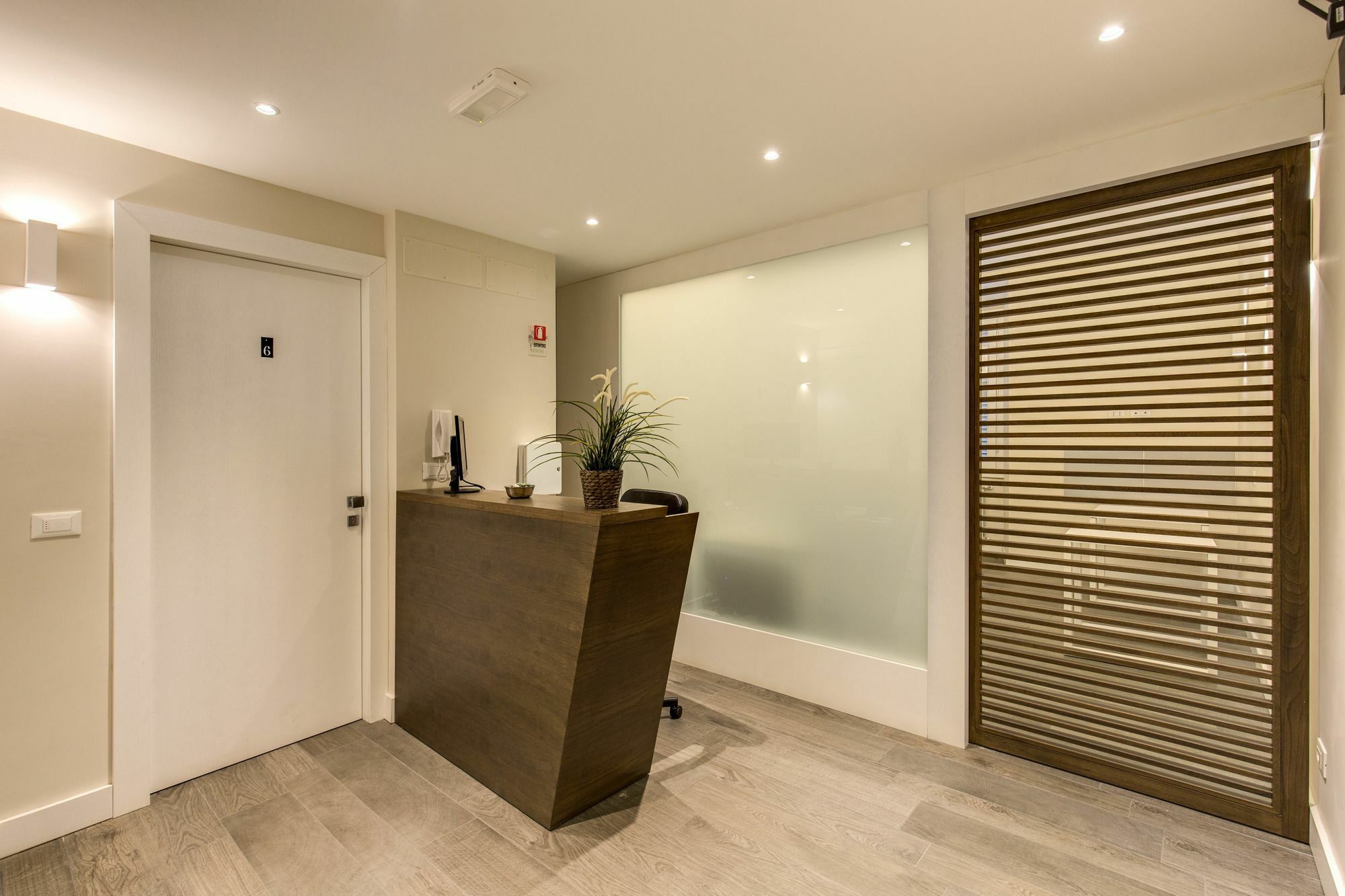 Manin Suites Lt Рим Екстериор снимка